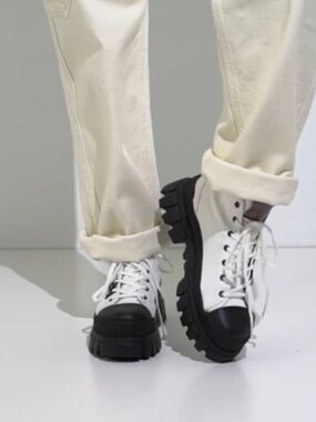Palladium Revolt Hi TX Star White Platform Shoe Size 8.5